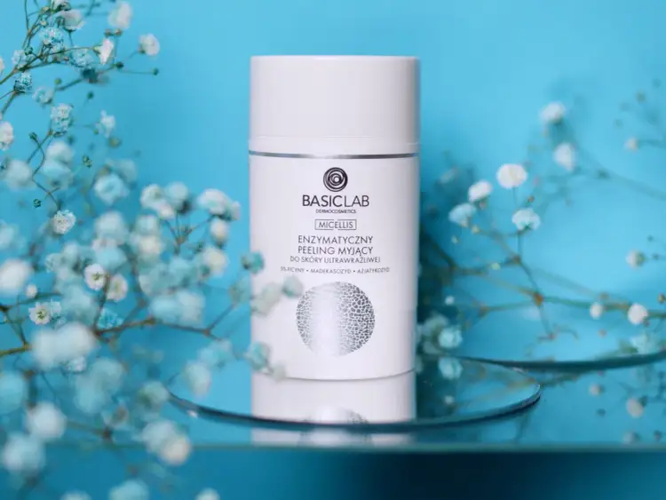 Peeling enzymatyczny: idealne rozwiązanie dla każdego typu cery