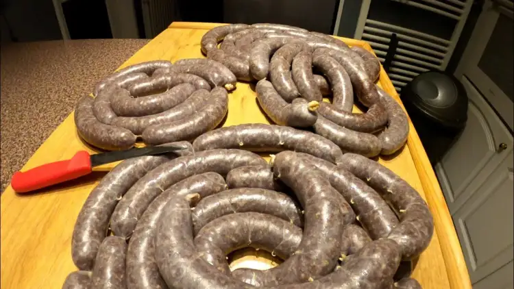 Ile parzyć kaszankę, aby uzyskać idealną konsystencję i smak