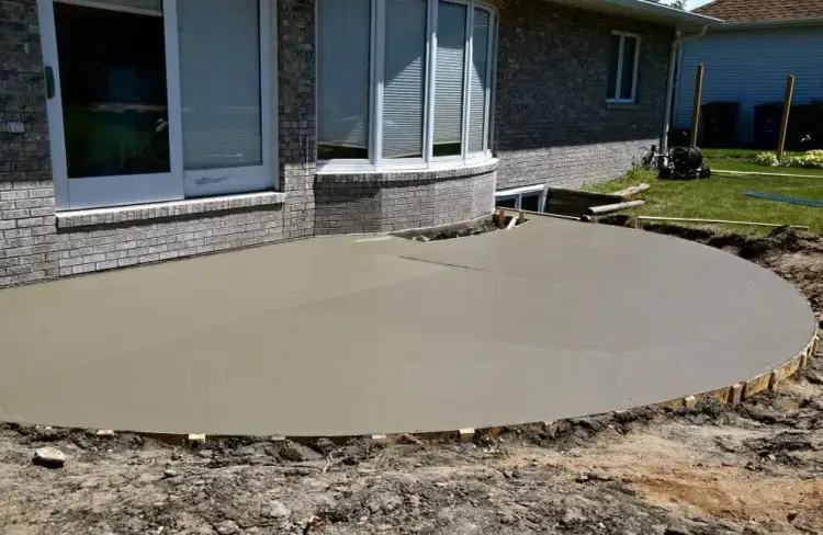 Jak wylać beton na podjazd: uniknij najczęstszych błędów i oszczędź czas