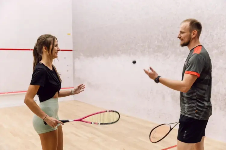 Squash Zawiła - wszystko, co musisz wiedzieć o klubie w Krakowie