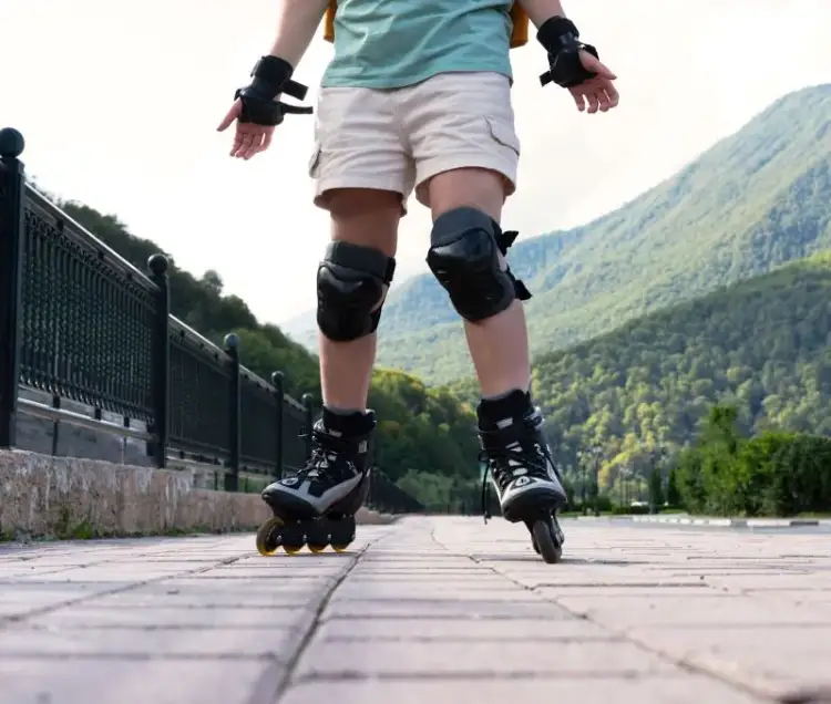 Jak zacząć jazdę na rolkach: kluczowe wskazówki dla początkujących