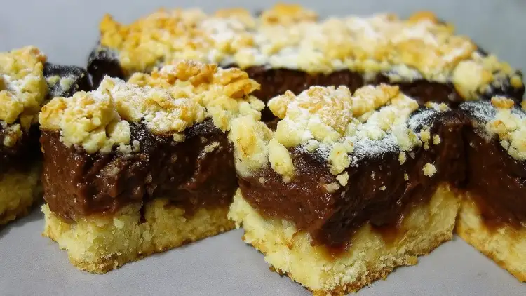 Pyszne ciasto z budyniem z olejem - łatwy przepis krok po kroku