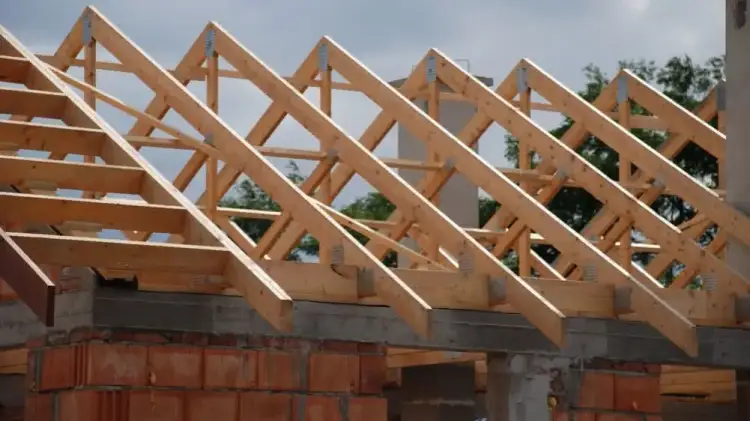 Konstrukcja dachy - jak uniknąć błędów i wybrać najlepsze rozwiązania