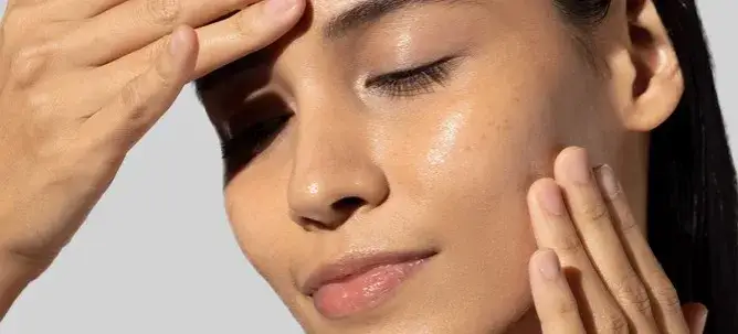 Kulki rozświetlające: Jak uzyskać naturalny blask i zdrowy wygląd skóry