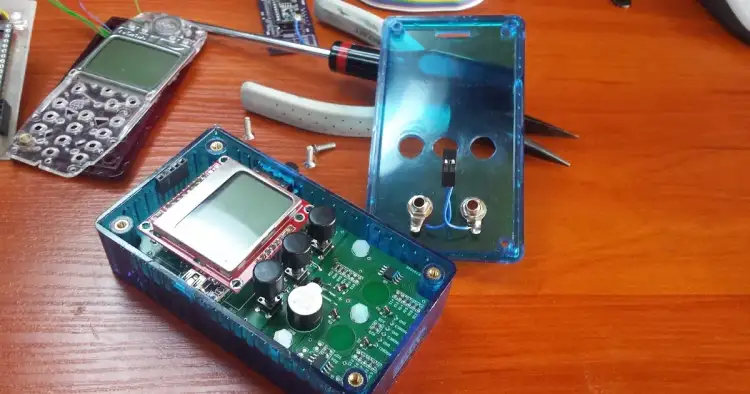 Jak zrobić woltomierz cyfrowy - proste kroki i niezbędne komponenty