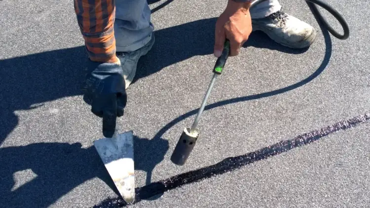 Membrana zamiast papy: zalety i wady nowoczesnego pokrycia dachu