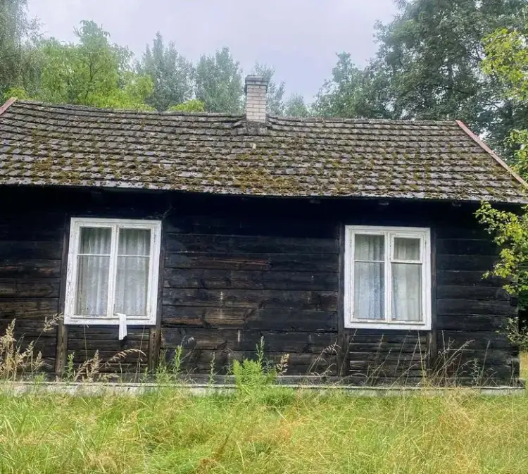 Ile kosztuje rozbiórka domu drewnianego? Sprawdź, co wpływa na ceny