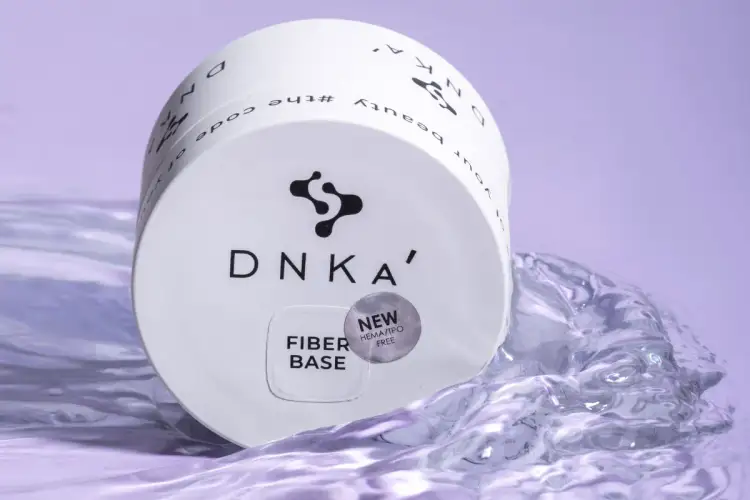Baza pod żel DNKA Fiber Base w wodnej stylizacji. Nowość HEMA/TPO FREE.