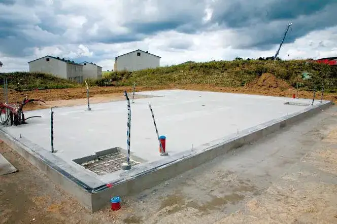 Dom bez ławy fundamentowej: Co musisz wiedzieć przed budową