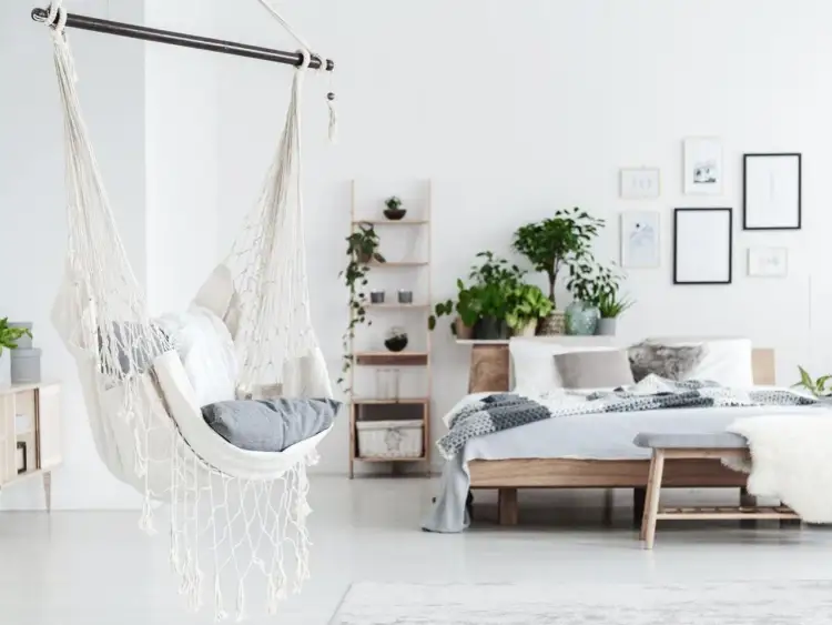 Jak zamontować krzesło brazylijskie do sufitu bez błędów i zagrożeń