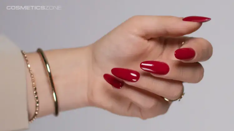 Trwały połysk dla wrażliwej płytki - dlaczego warto sięgnąć po hipoalergiczny top hybrydowy?