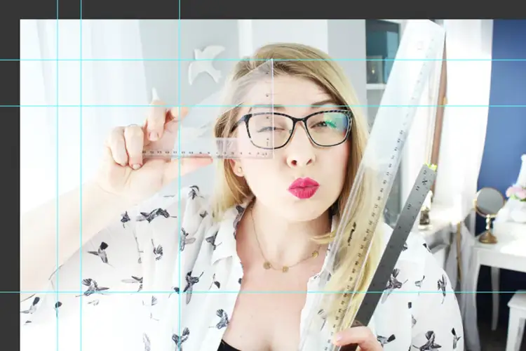 Jak włączyć linie pomocnicze w Photoshopie i poprawić swoje projekty