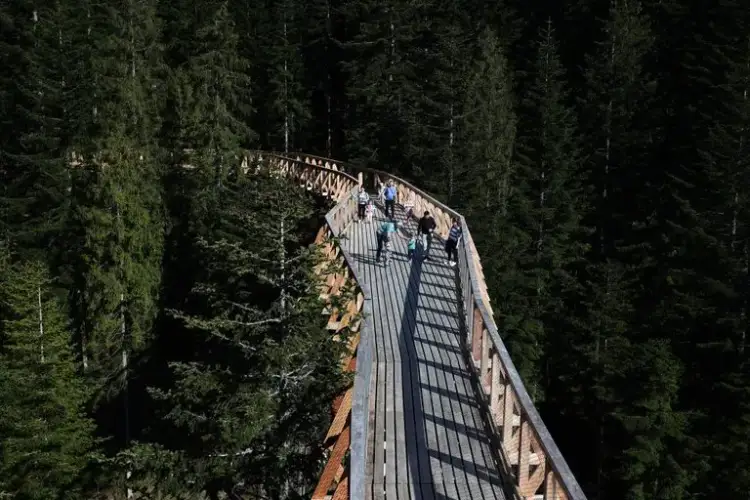 Odkryj niezapomniane atrakcje w Waksmundzie i okolice