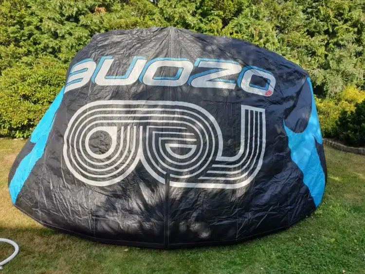 Ile kosztuje zestaw do kitesurfingu? Sprawdź ceny i opcje na rynku