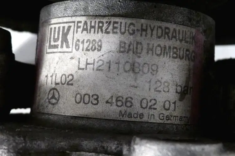 Pompa wspomagania Mercedes W211: Diagnoza, naprawa, koszty