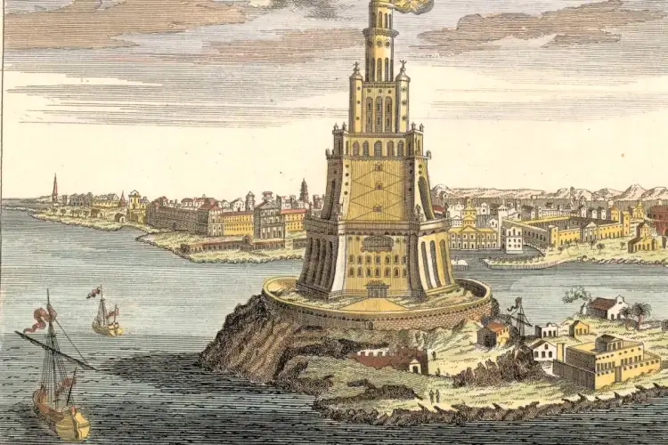 Wielka latarnia morska na Faros, jeden z cudów świata, góruje nad miastem i morzem. Dwa żaglowce pływają po wodzie.