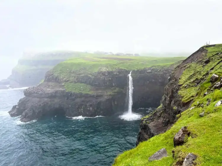 Jak dostać się na Wyspy Owcze – najlepsze sposoby, koszty i praktyczne porady