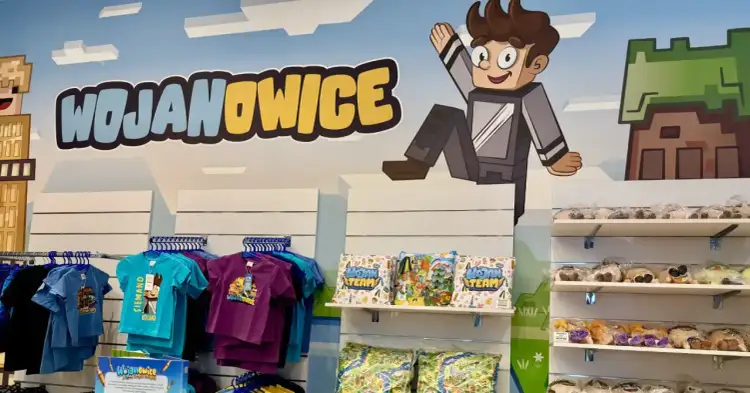 Wojnowice to miejsce, gdzie mieszka Wojan w prawdziwym życiu, pełne gadżetów z jego wizerunkiem.
