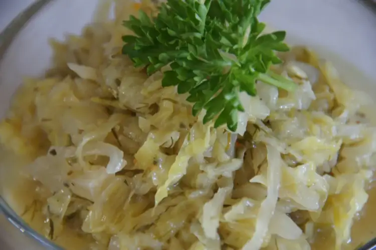 Jak zrobić kapustę na słodko-kwaśno: prosty przepis na smaczne danie