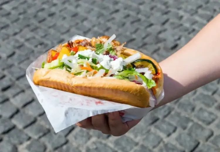 Gdzie zjeść w Berlinie? Odkryj ukryte skarby kulinarne miasta