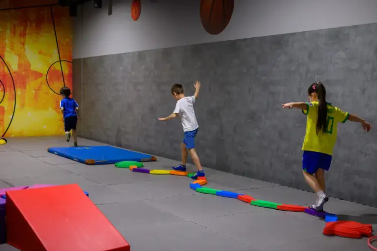 Zajęcia sensoryczne Kraków - rozwój dziecka przez zabawę i terapię