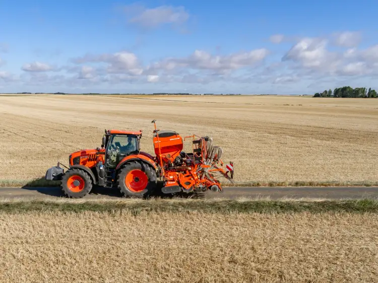 Tanie OC ciągnika rolniczego? Sprawdź ceny i uniknij kar!