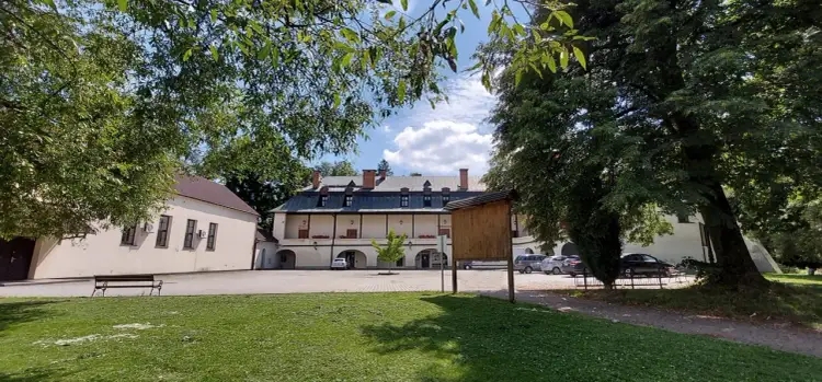 Zamek w Kończycach Małych: Odkryj renesansowy skarb Śląska!