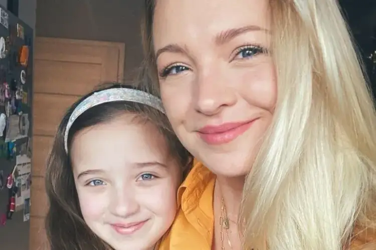 Ile lat ma córka Kurdej-Szatan? Zaskakujące fakty o Hani