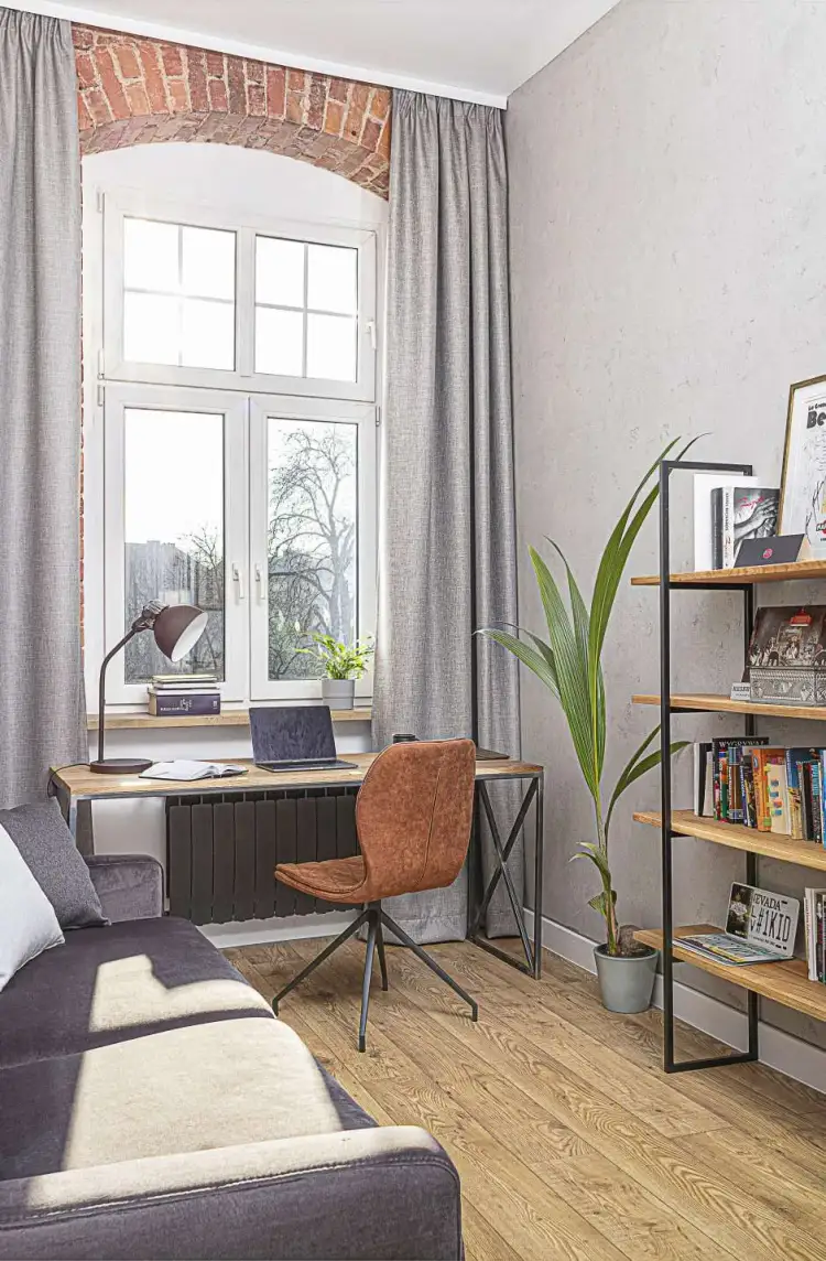 Biurko w salonie czy sypialni? Zalety i wady obu rozwiązań