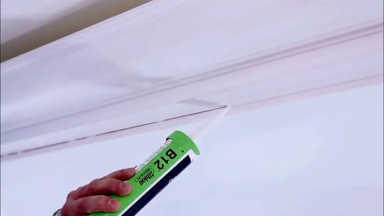 Jak skutecznie przykleić listwy styropianowe do sufitu - poradnik