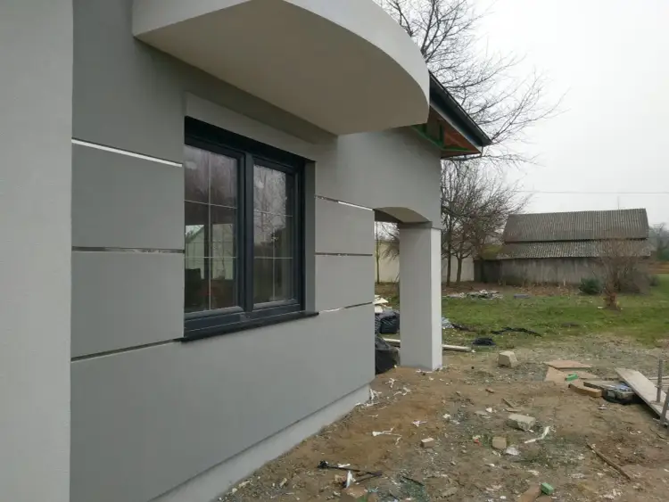 Bonie na elewacji: co to jest i jak je wykonać - poradnik