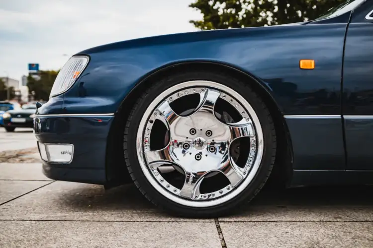 Jak wyprostować felgę aluminiową – skuteczne metody i porady, które oszczędzą czas i pieniądze