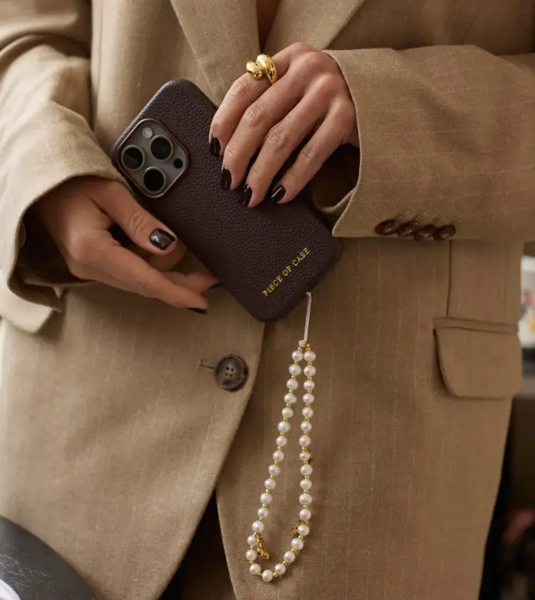 Etui na telefony jako element stylizacji - jak dopasować je do swojego stylu?