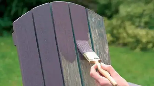 Jak malować farbami akrylowymi drewno - skuteczne techniki i porady.