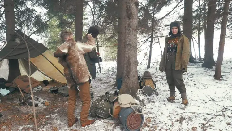 Bushcraft - Co to? Jak zacząć? Sprzęt i nocleg w lesie