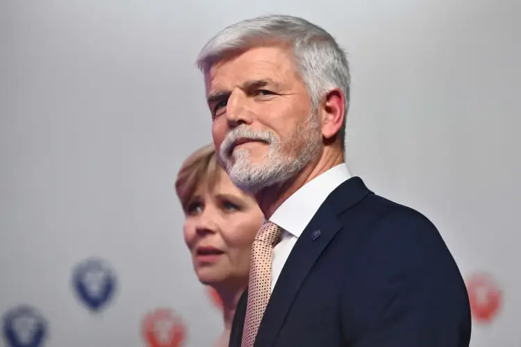 Ile lat ma nowy prezydent Czech? Zaskakująca prawda o Petrze Pawle