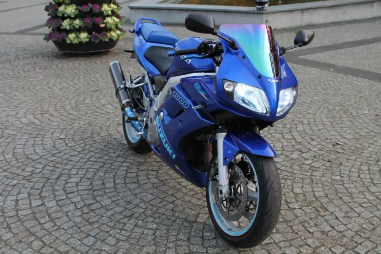 Suzuki SV1000 - co warto wiedzieć przed zakupem i jazdą?