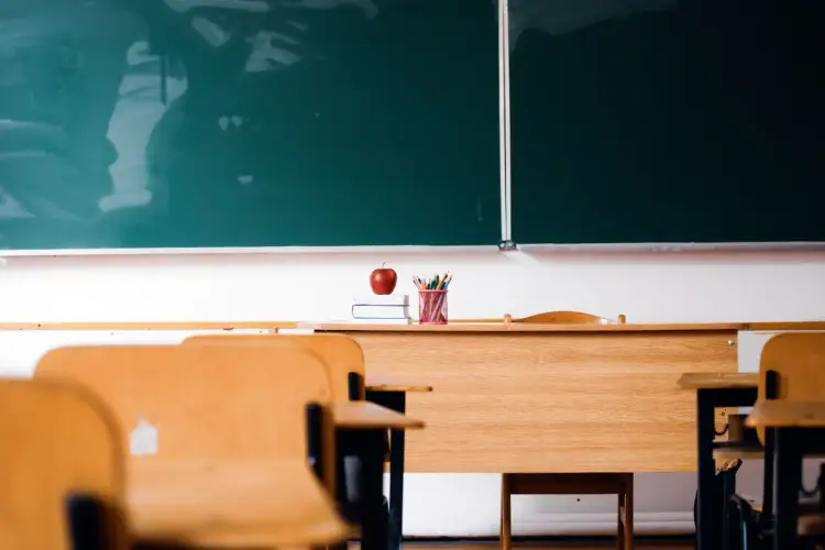Jak zmienić roczną ocenę? Terminy, procedury i błędy