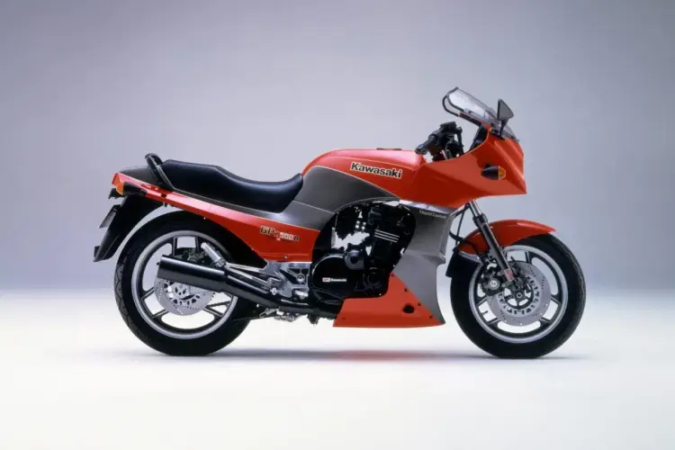Kawasaki GPz900R - Czy legenda ma sens dziś?