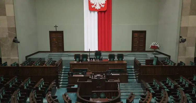 Zmiana Konstytucji - ile głosów potrzeba? Poradnik