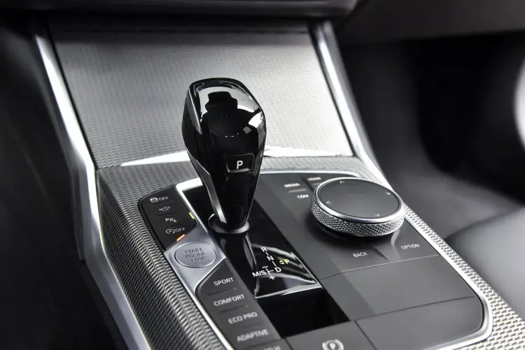BMW 330i G20 - Osiągi, spalanie i poradnik - Czy to złoty środek?