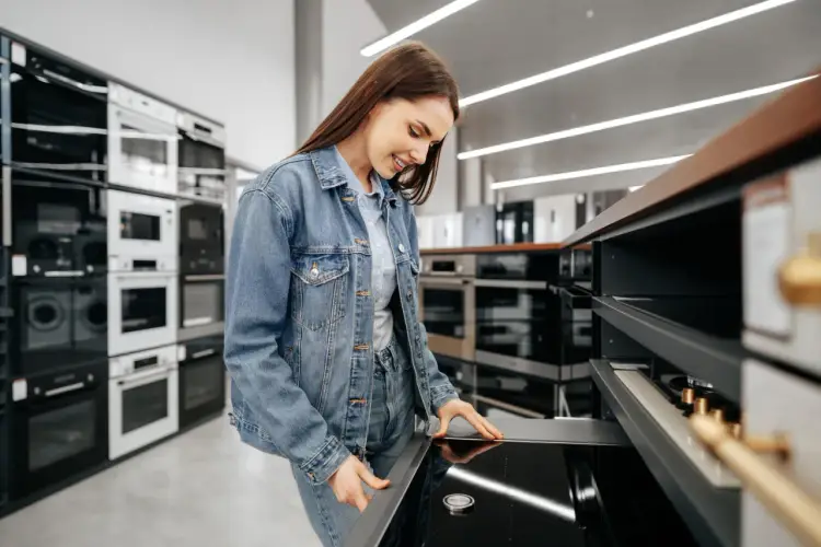 Outlet czy powystawowy? Kluczowe różnice i Twoje prawa.