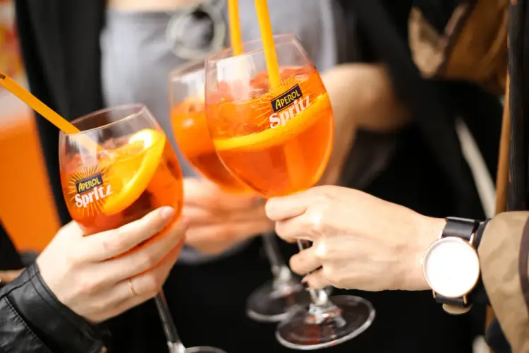 Aperol Spritz: Jak zrobić idealny drink i poczuć włoski klimat?