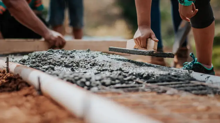 Ile waży kubik betonu - poznaj wagi i zaplanuj budowę