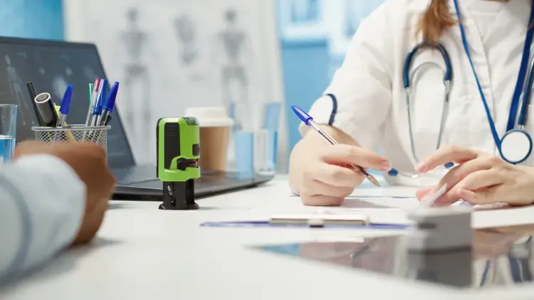 Medycyna pracy Łódź: Jak usprawnić HR i uniknąć kar?
