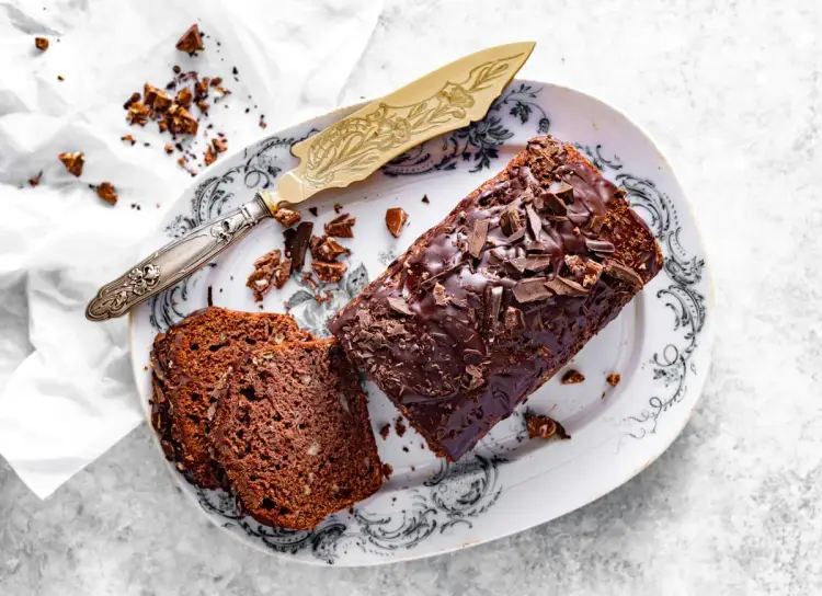 Wilgotne ciasto czekoladowe z bananami - idealny przepis!