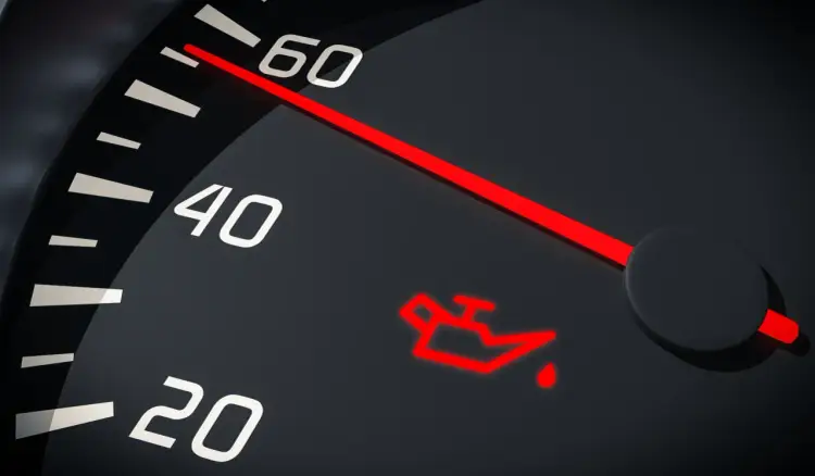 Miga kontrolka oleju, a poziom jest OK? Sprawdź przyczyny i reakcję