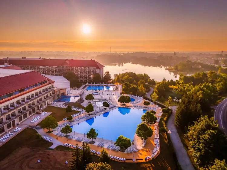Hotel Gołębiewski w Mikołajkach - co warto wiedzieć?