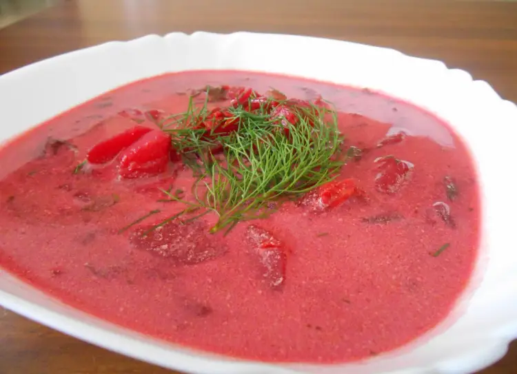 Zupa z botwiny z ziemniakami - Jak zachować idealny kolor i smak?