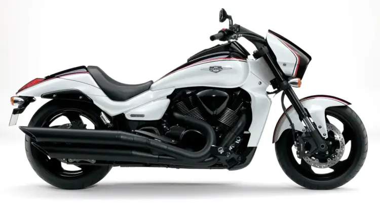 Suzuki Intruder 1800 - dla kogo naprawdę jest ten cruiser?